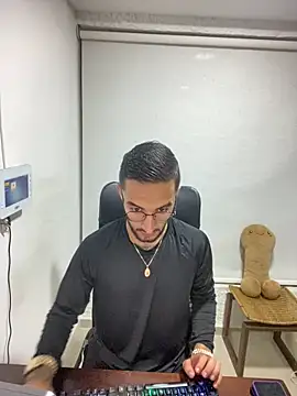 juanlouis pierre online show from 02.13.26