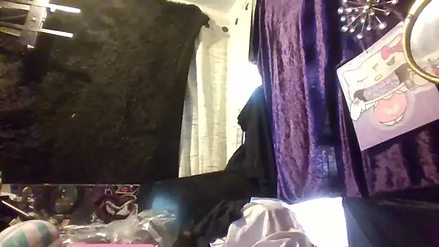 Snapshot of allymoon1369 chatting on 05.17.26 allymoon1369 online show from 05.17.26