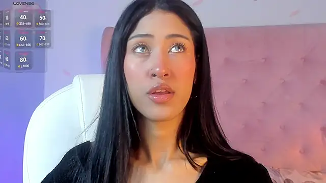 Snapshot of internett_sweetheart chatting on 04.23.26 internett sweetheart online show from 04.23.26