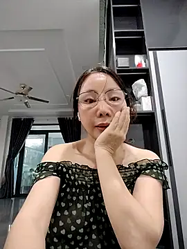 Snapshot of Famrita chatting on 05.06.26 Famrita online show from 05.06.26
