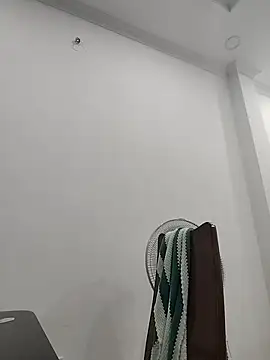 Snapshot of Famrita chatting on 05.21.26 Famrita online show from 05.21.26