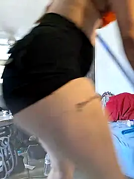 LadySn0w26 online show from 04.15.26