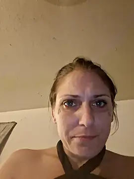 Snapshot of LadySn0w26 chatting on 04.21.26 LadySn0w26 online show from 04.21.26