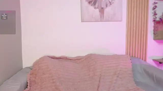 Snapshot of chloe_peach_ chatting on 04.28.26 chloe peach online show from 04.28.26