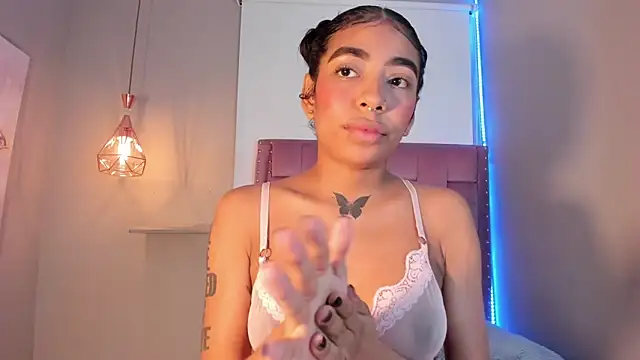 Scarlet Vixen  online show from 03.31.26