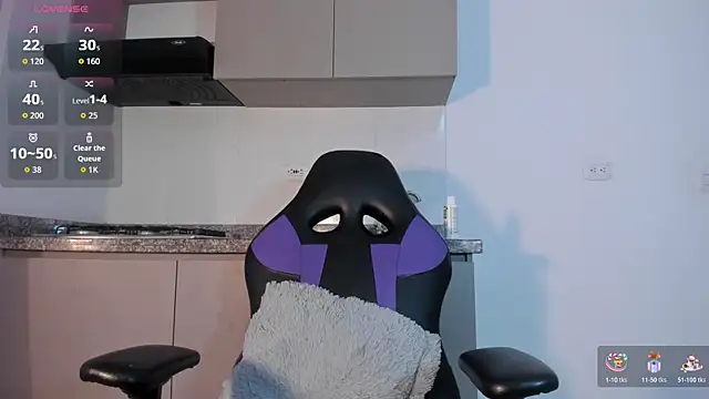 Scarlet Vixen  online show from 04.12.26