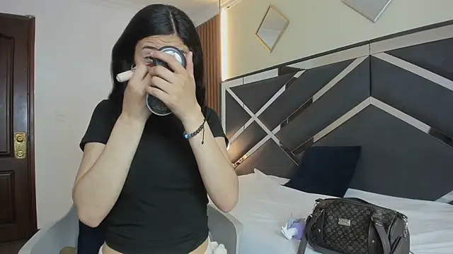 Ambarross  online show from 02.18.26