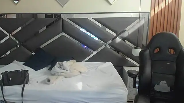 Ambarross  online show from 03.21.26