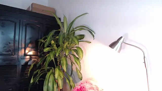 Snapshot of Mia_Volkova_ chatting on 06.14.26 Mia Volkova online show from 06.14.26