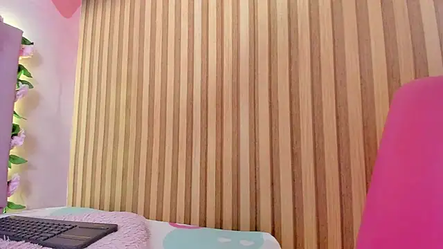 Snapshot of lovely__kiss__ chatting on 07.23.26 lovely kiss online show from 07.23.26