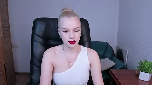 Stacy Western online show from 02.12.26