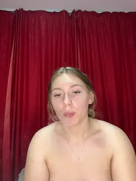 Snapshot of SweetSophia20 chatting on 02.01.26 SweetSophia20 online show from 02.01.26