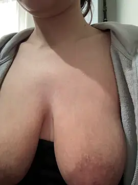 Snapshot of MisyonerNur chatting on 02.24.26 MisyonerNur online show from 02.24.26