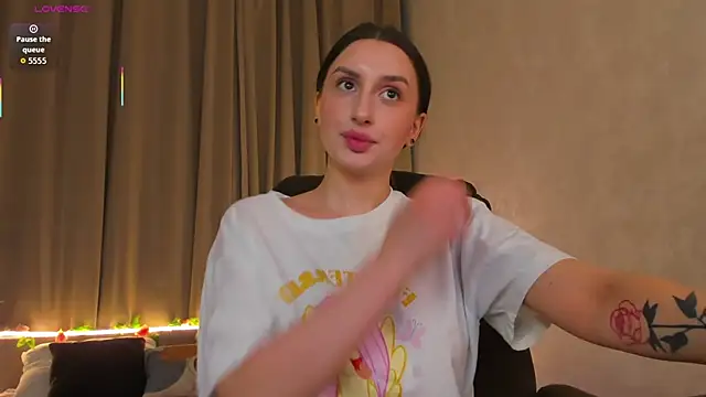 Snapshot of Celine_Coello chatting on 04.10.26 Celine Coello online show from 04.10.26