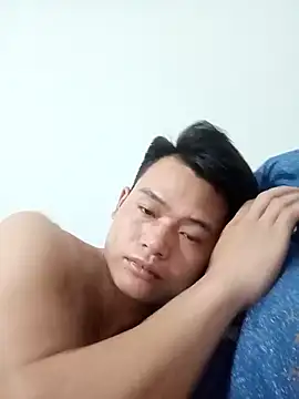 Maycute18 online show from 02.28.26