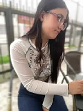 Snapshot of StrawberryPink_ chatting on 03.17.26 StrawberryPink online show from 03.17.26