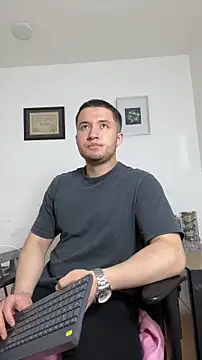 Snapshot of Alexander_Connor chatting on 06.16.26 Alexander Connor online show from 06.16.26