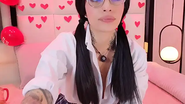 JuneCollins online show from 02.15.26