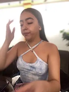 AuroraJohns Pink online show from 02.14.26