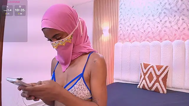 Amira Alzahra online show from 02.10.26