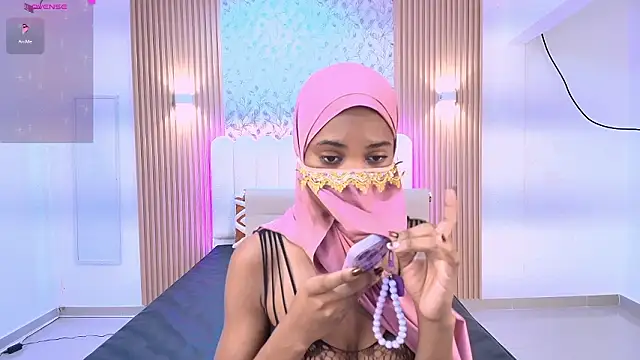 Snapshot of Amira_Alzahra chatting on 03.13.26 Amira Alzahra online show from 03.13.26