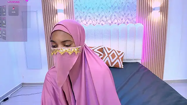 Snapshot of Amira_Alzahra chatting on 03.14.26 Amira Alzahra online show from 03.14.26