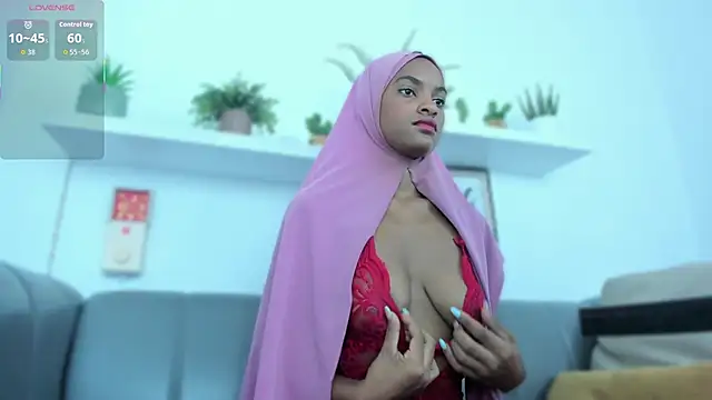 Snapshot of Amira_Alzahra chatting on 04.10.26 Amira Alzahra online show from 04.10.26