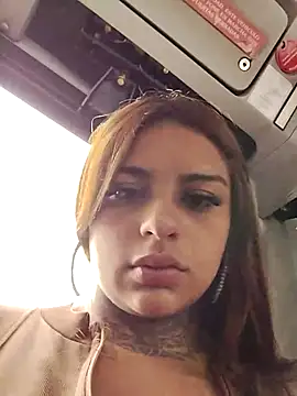 EmilyMoore Pink online show from 02.05.26