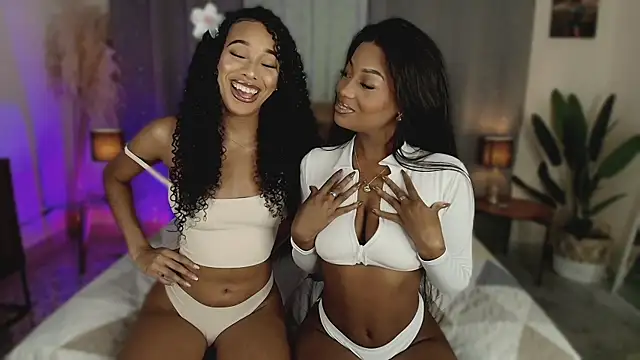 KaryMooon online show from 02.08.26