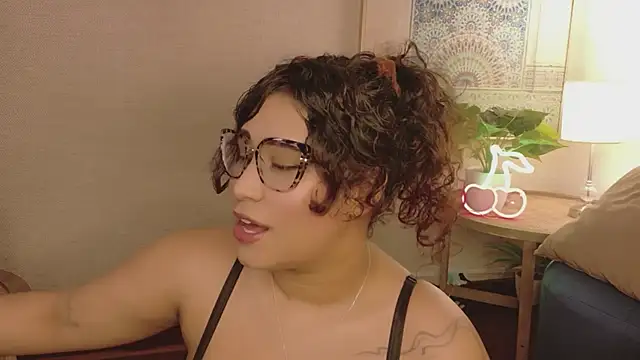 Maya house online show from 04.21.26