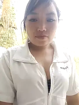 Snapshot of lia-coy chatting on 04.13.26 lia-coy online show from 04.13.26