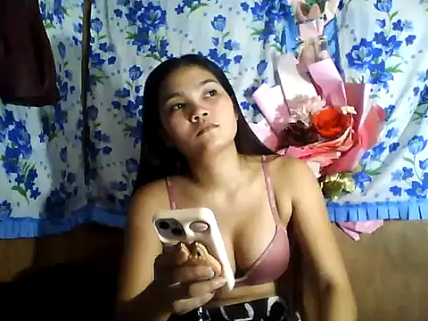 PinaySkinnyJust18 online show from 05.27.26