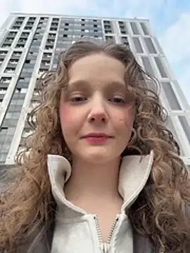 outside rosy online show from 04.12.26