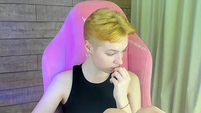 Snapshot of AgataGate chatting on 02.04.26 AgataGate online show from 02.04.26