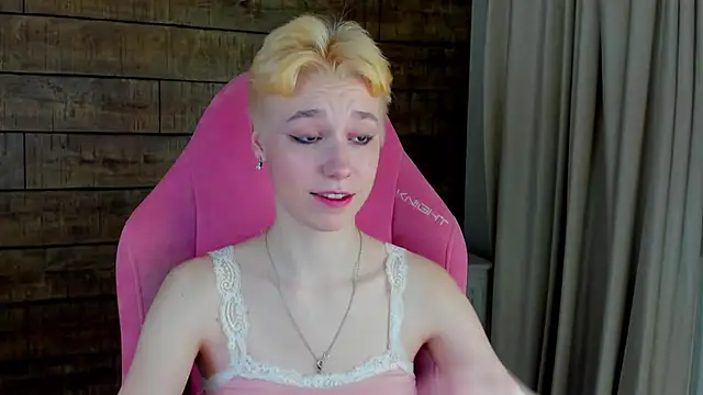 Snapshot of AgataGate chatting on 02.28.26 AgataGate online show from 02.28.26