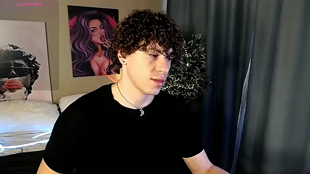 Snapshot of TylerGibson chatting on 06.05.26 TylerGibson online show from 06.05.26