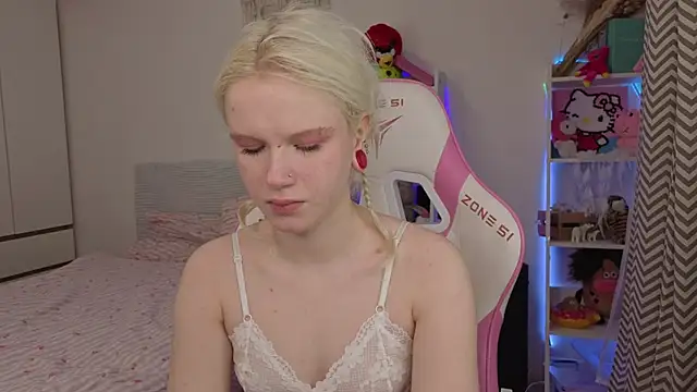Snapshot of Mia_WaterFall chatting on 03.29.26 Mia WaterFall online show from 03.29.26
