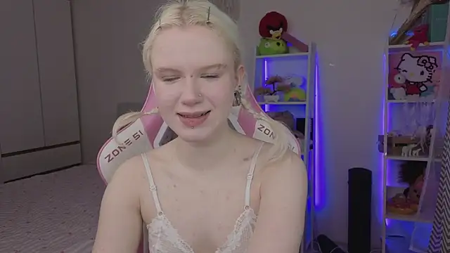 Snapshot of Mia_WaterFall chatting on 04.01.26 Mia WaterFall online show from 04.01.26