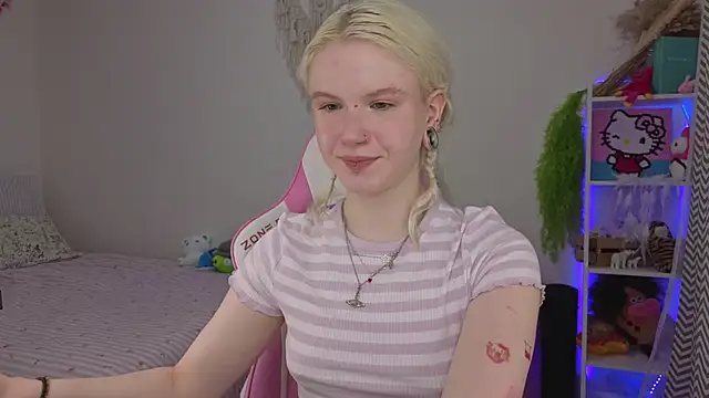 Snapshot of Mia_WaterFall chatting on 04.26.26 Mia WaterFall online show from 04.26.26