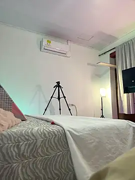 KathiaJenner online show from 03.06.26