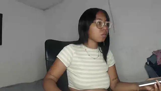 Snapshot of girl_sexy27 chatting on 02.25.26 girl sexy27 online show from 02.25.26