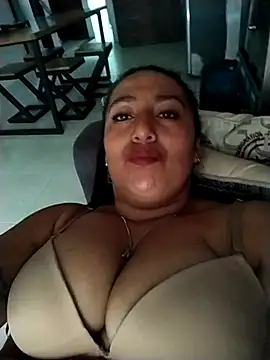 Snapshot of agathaklein chatting on 02.27.26 agathaklein online show from 02.27.26