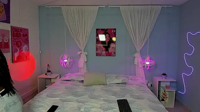 naomi campell online show from 02.04.26