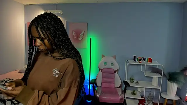 naomi campell online show from 04.03.26