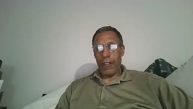 Snapshot of swimmer2496 chatting on 04.20.26 swimmer2496 online show from 04.20.26