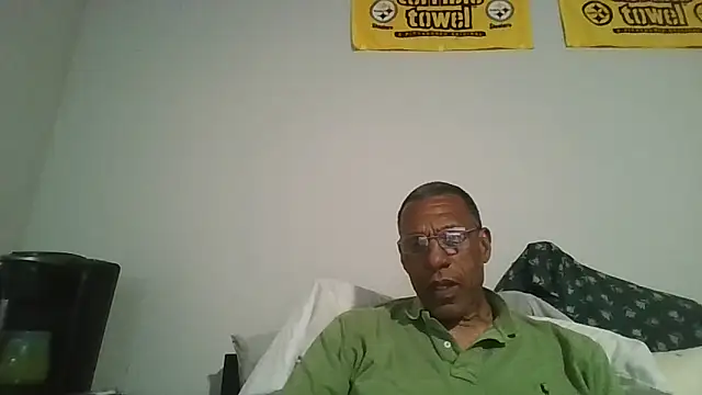 Snapshot of swimmer2496 chatting on 05.26.26 swimmer2496 online show from 05.26.26