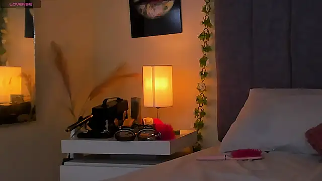 PAMELA BRANZ online show from 03.30.26