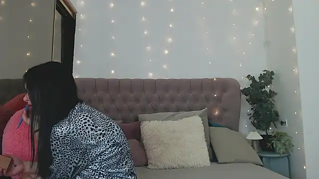 Snapshot of Silena_sky chatting on 02.25.26 Silena sky online show from 02.25.26