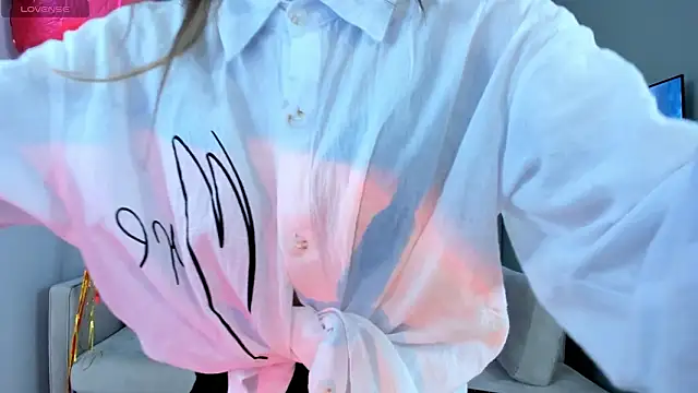 Snapshot of TreasaCrebs chatting on 02.10.26 TreasaCrebs online show from 02.10.26