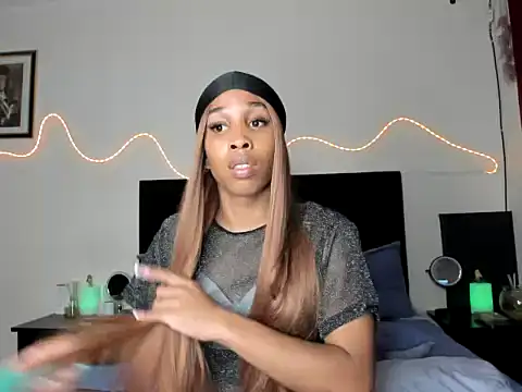 Snapshot of YourDreamReal chatting on 02.06.26 YourDreamReal online show from 02.06.26